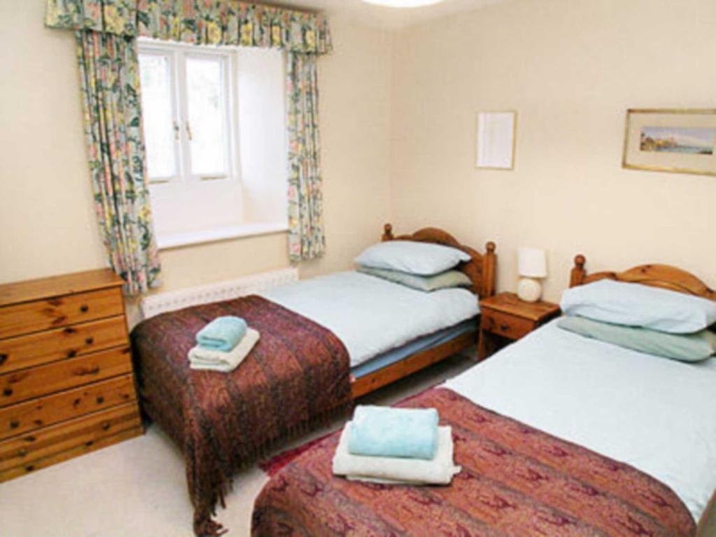 Aira Cottage room 6
