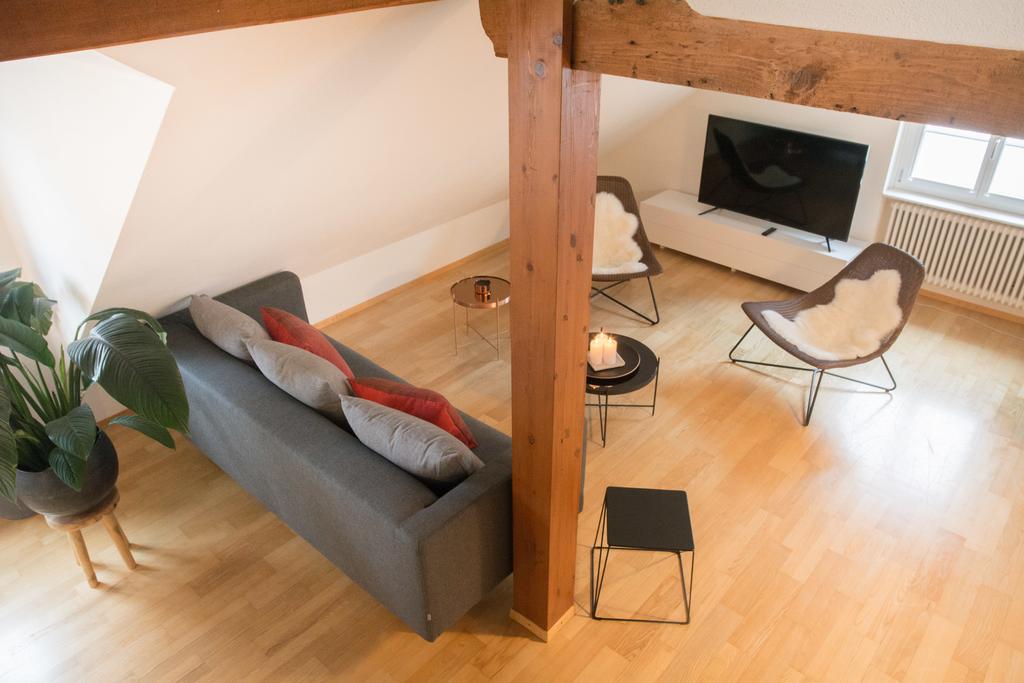 Airhome Zug Neugasse room 2