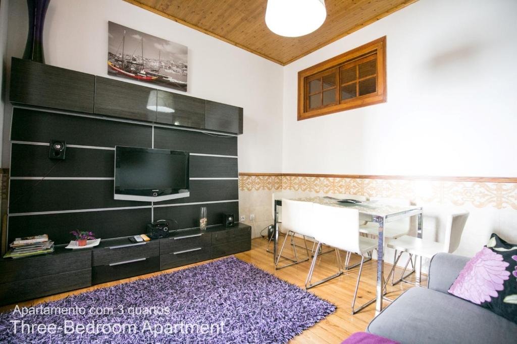 Akicity Alfama Classic room 1