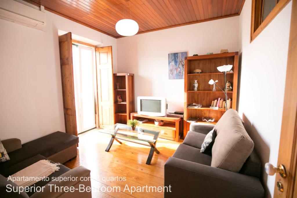 Akicity Alfama Classic room 2