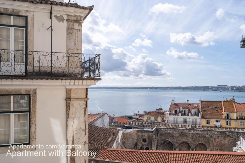 Akicity Alfama Classic room 3