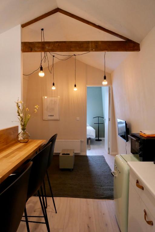 Alkmaar City Rooms room 1