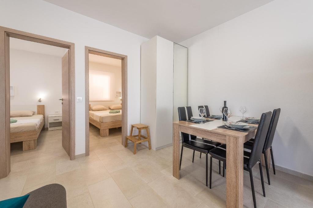 Apartments Kiara & Lukas room 6