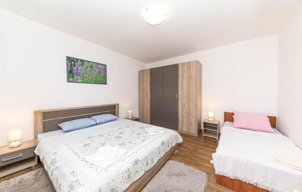 APARTMAN KATARINA room 5