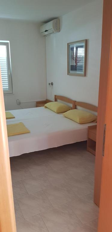 Apartman Lejla room 2