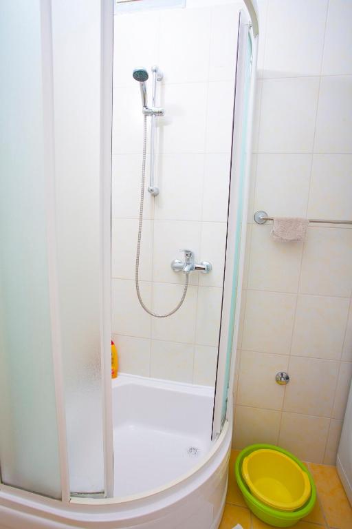 Apartman Lena room 2