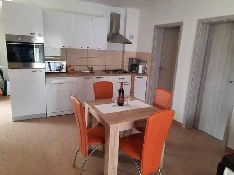 Apartman Tin room 6
