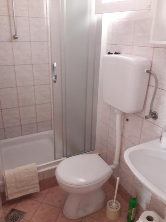 Apartmani Dokoza room 5