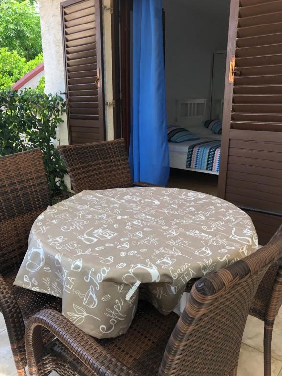 Apartmani Eta room 1