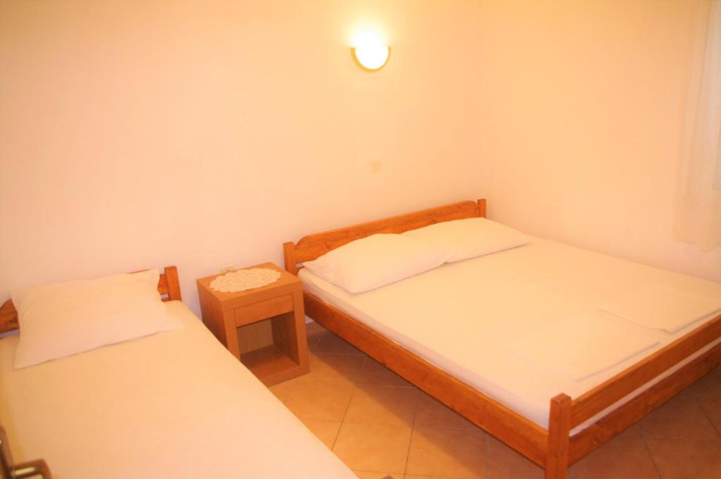 Apartmani Gama room 5