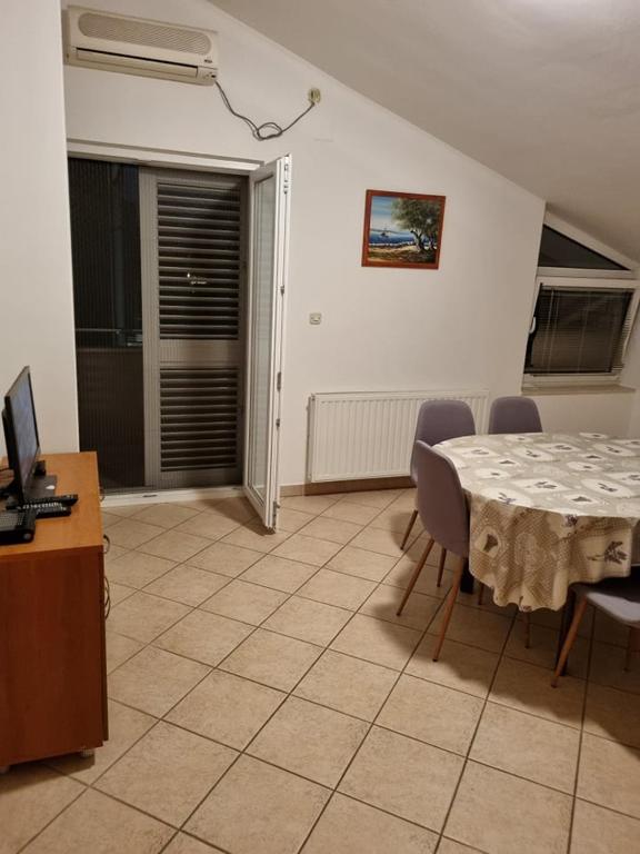 Apartmani Iva room 4