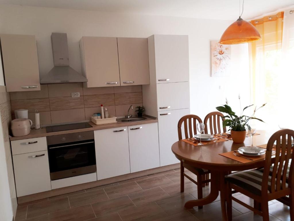 Apartmani Kulin 2 room 5
