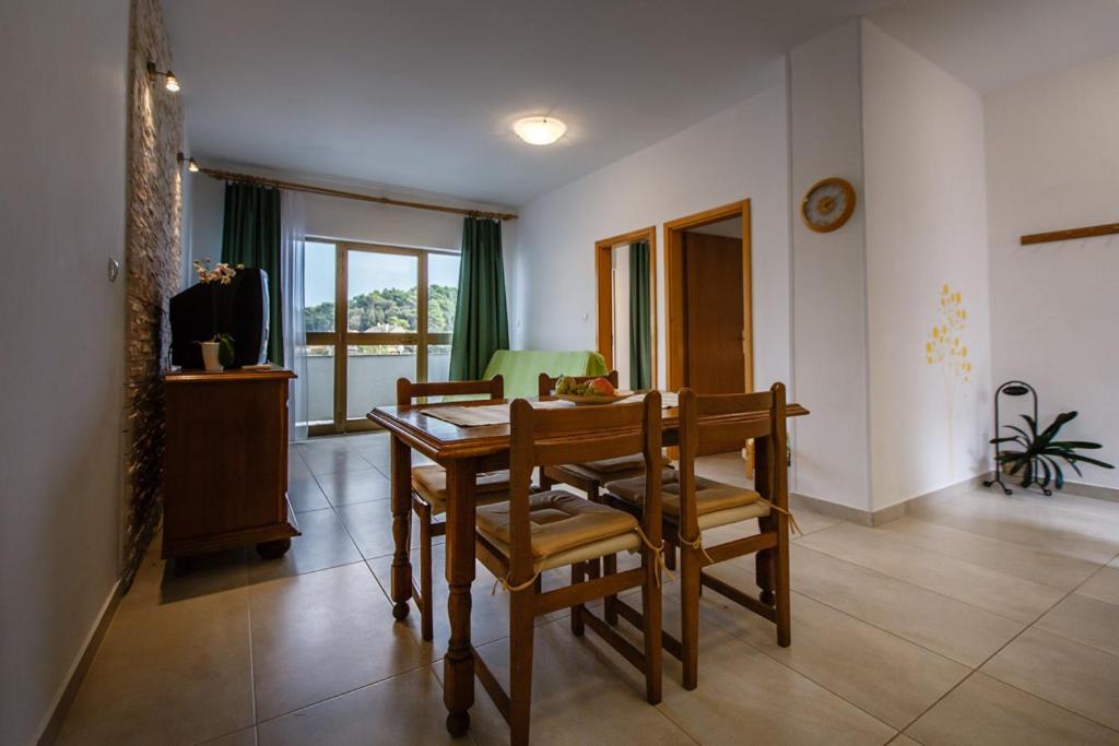 Apartmani Maris III room 6