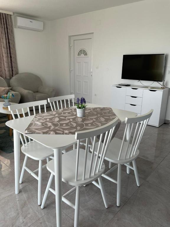 Apartmani Mateja room 3