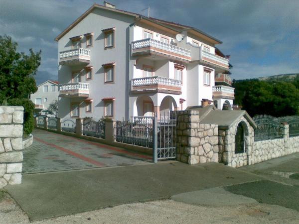 APARTMANI RUZARIJA room 5