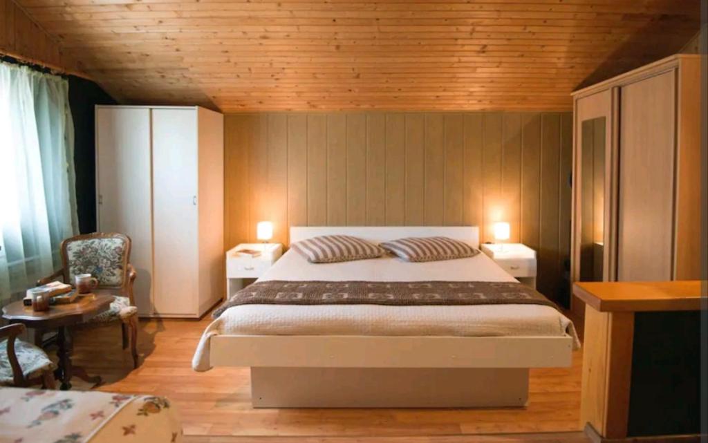 Apartment Betty room 6