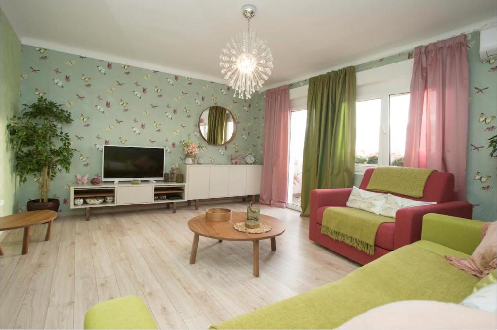 Beach apartment Butterfly with sea view room 1