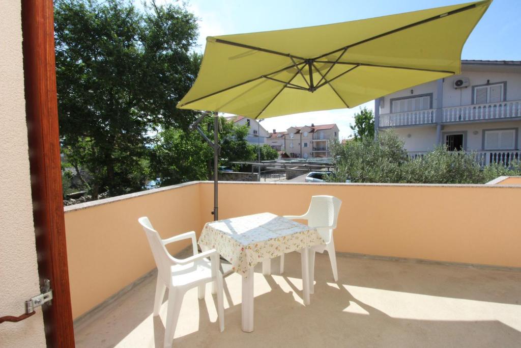 Apartment Dunato I room 2