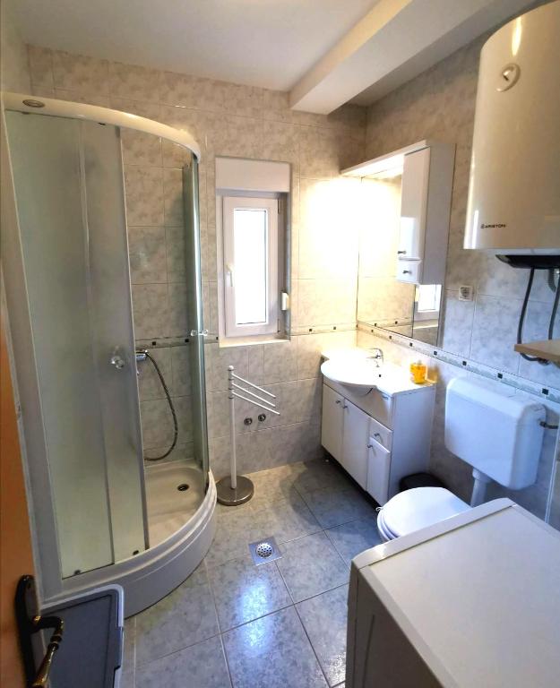 Apartment Dundo in quiet green area room 6