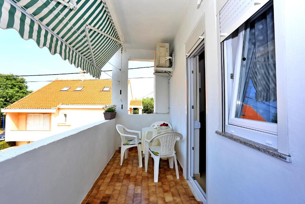 Apartment Luce room 1