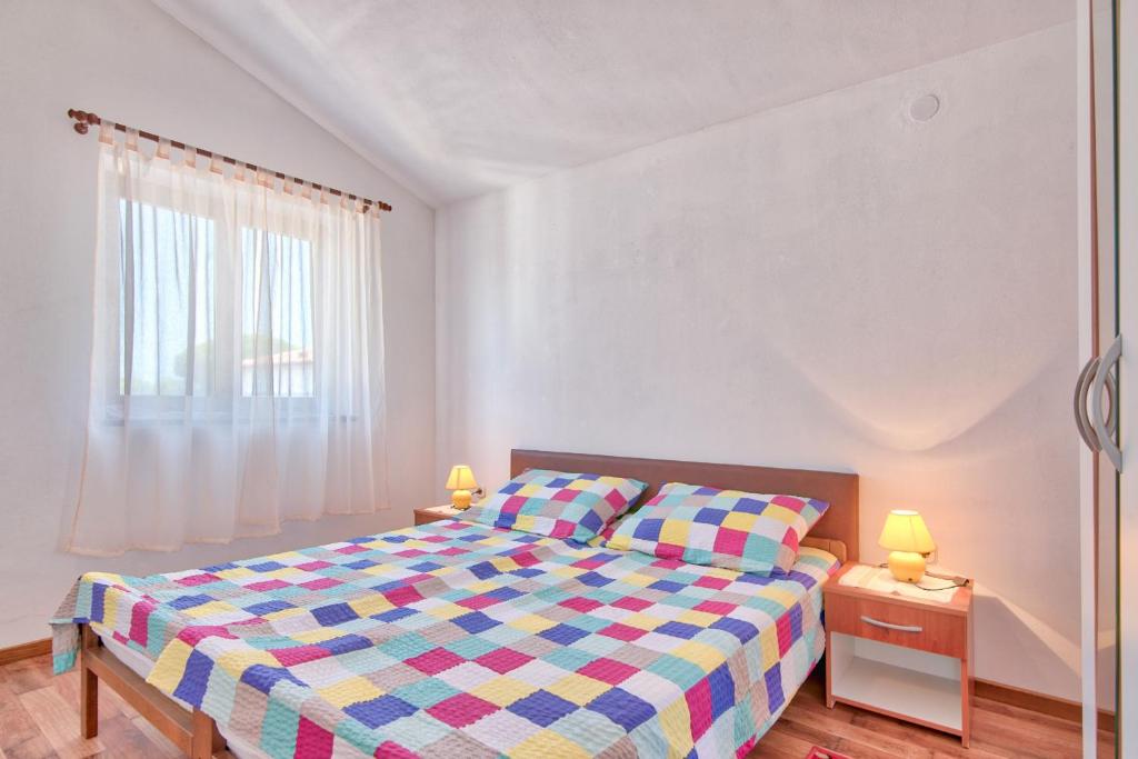 Apartment Maja Štinjan room 3