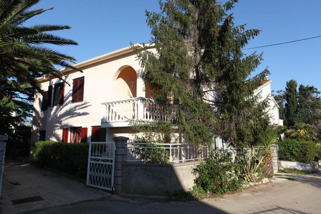 Apartment Nora room 1