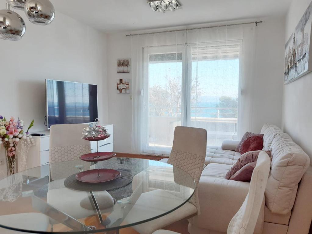 Luxury Apartment Znjan Beach room 4