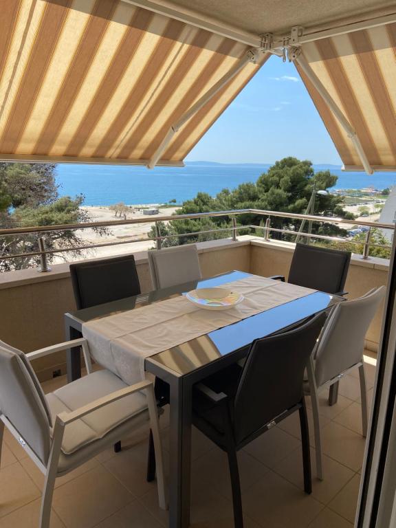 Luxury Apartment Znjan Beach room 5