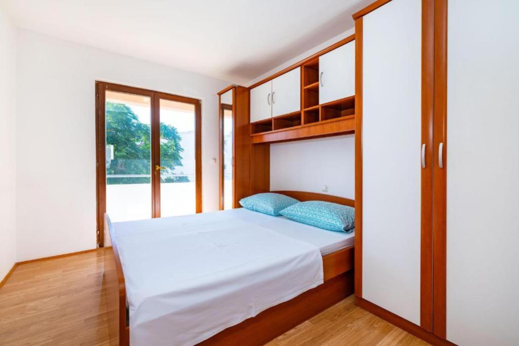 Apartments 4 You room 1