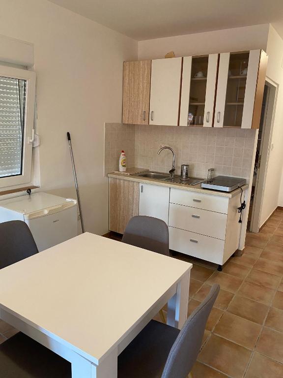 Apartments Dalmatia room 5