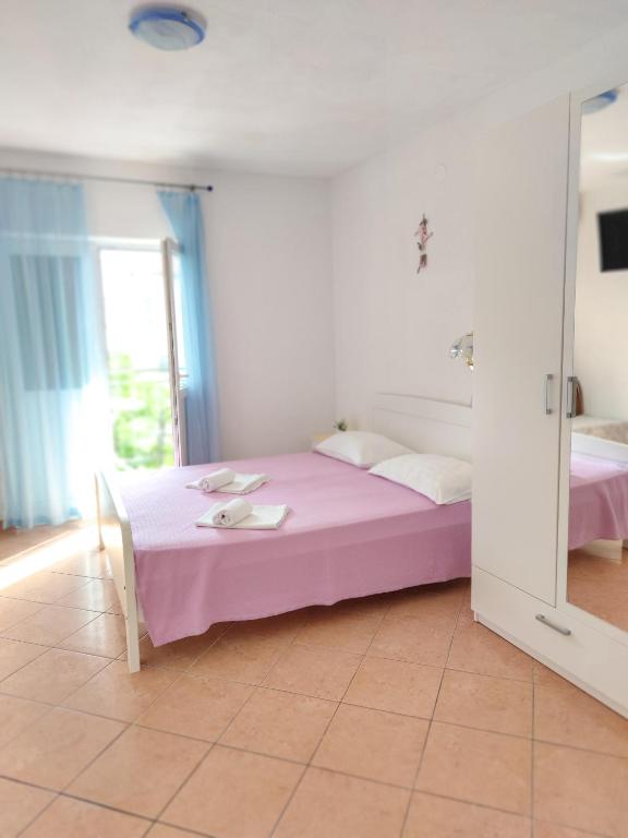 Apartments Kasalo room 3