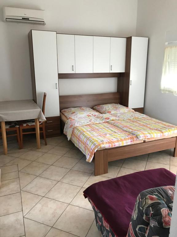 Apartments Kristina room 1