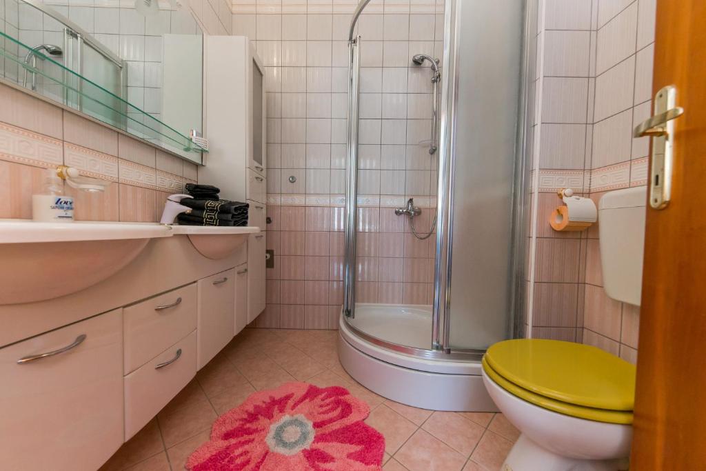 Luxury Beachfront Apartments Matista room 5