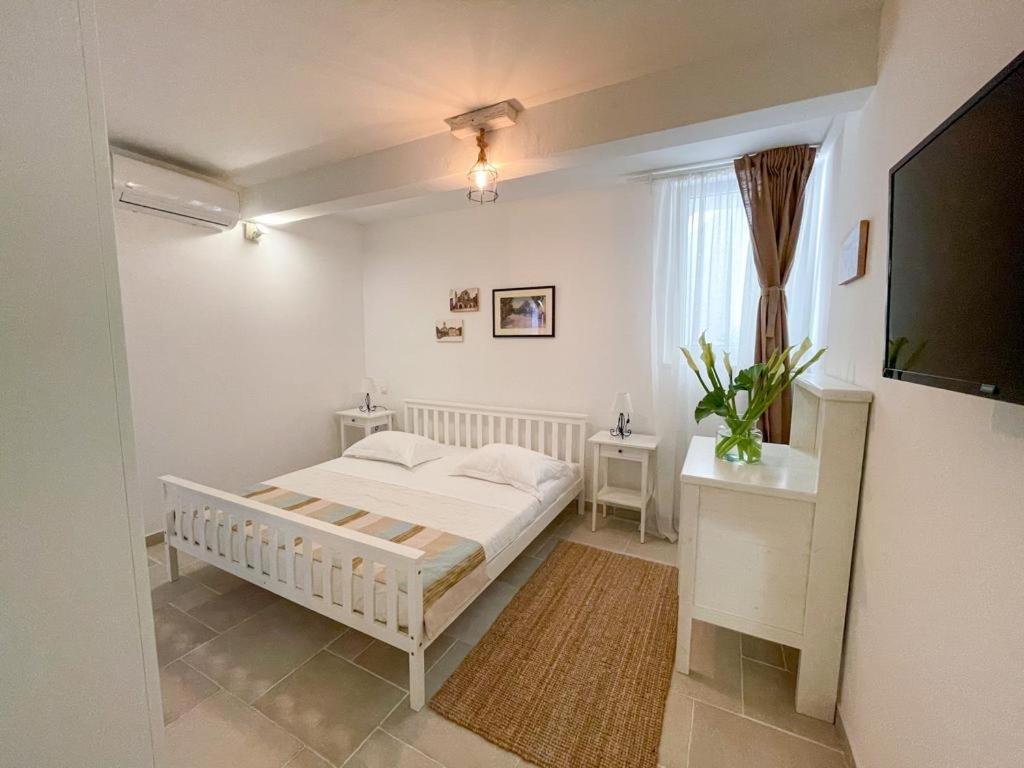 Apartments Rita room 1