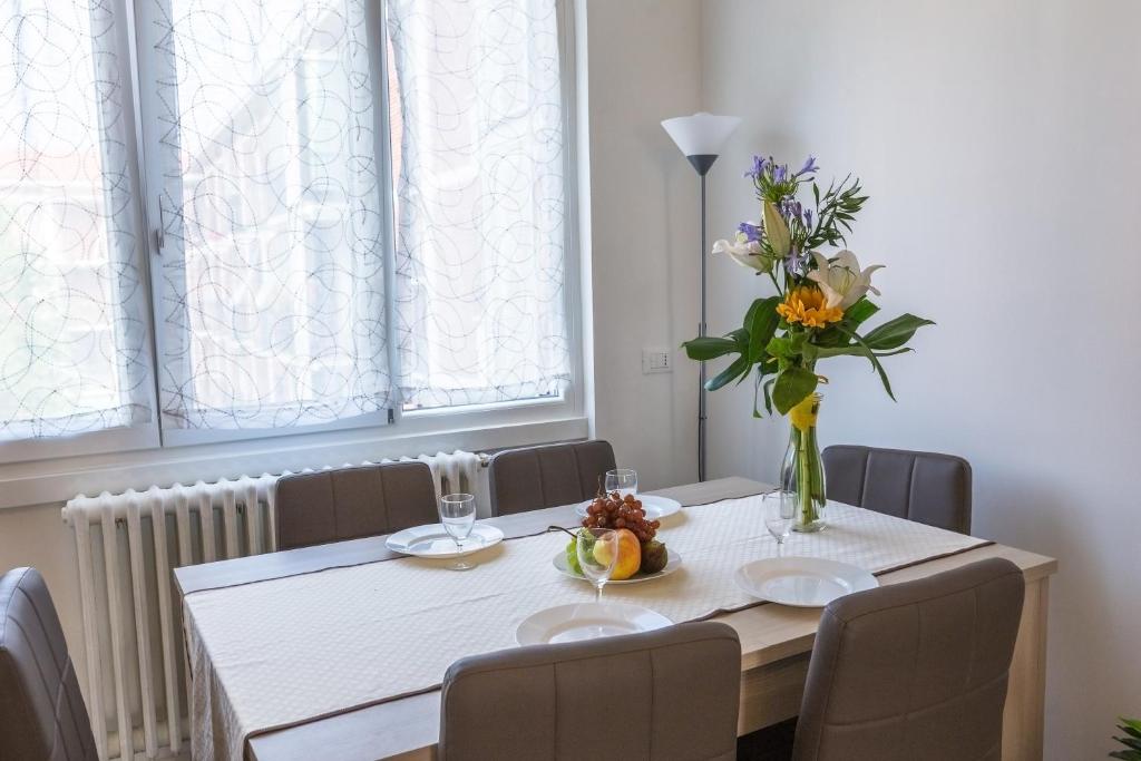 Milano Business Balcony Flat room 2