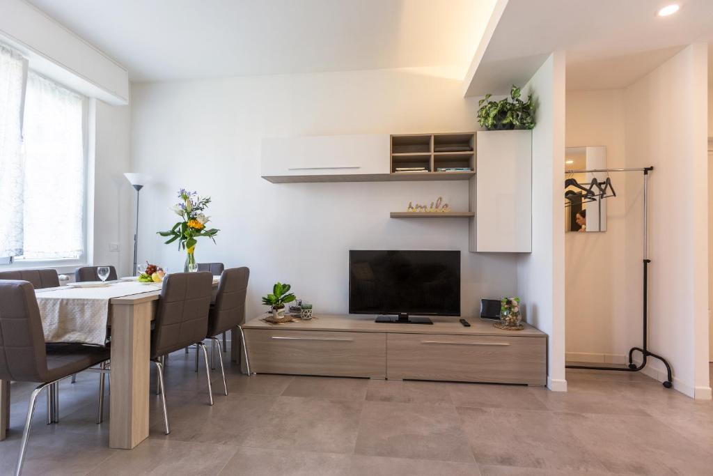 Milano Business Balcony Flat room 6