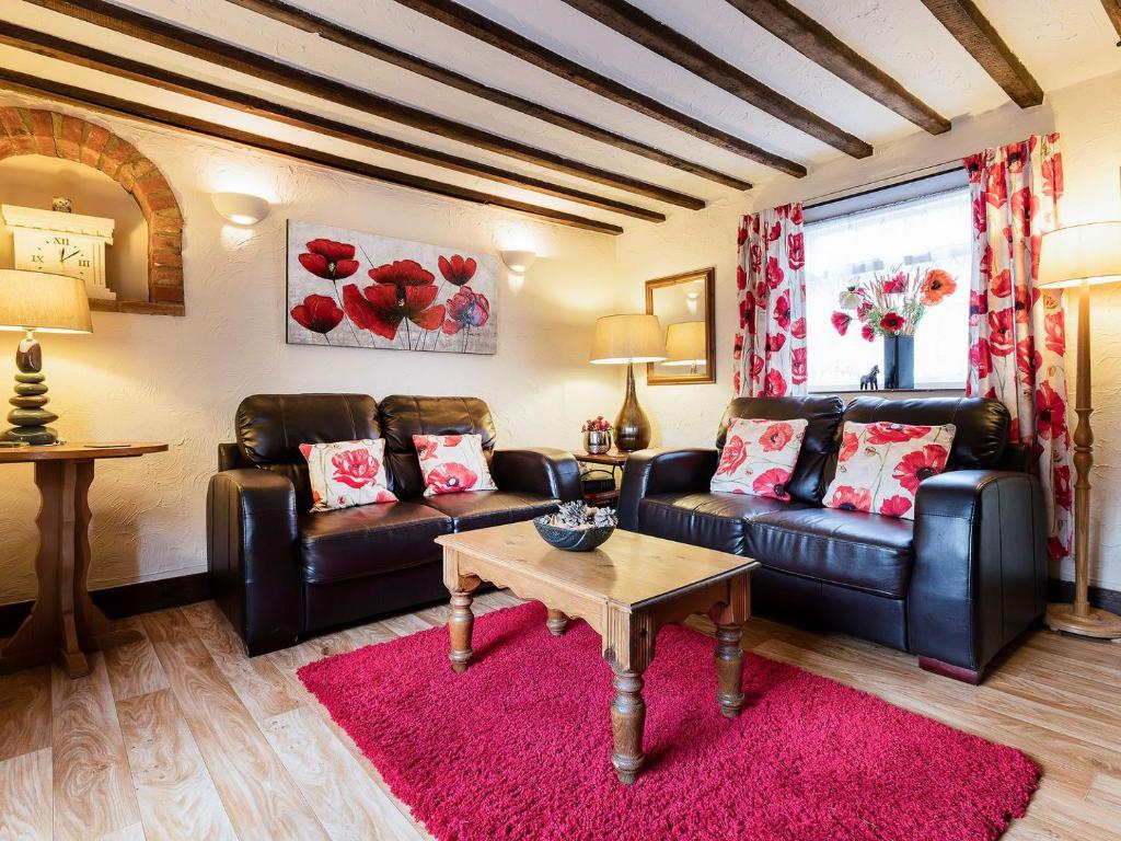 Barmstone Cottage room 1