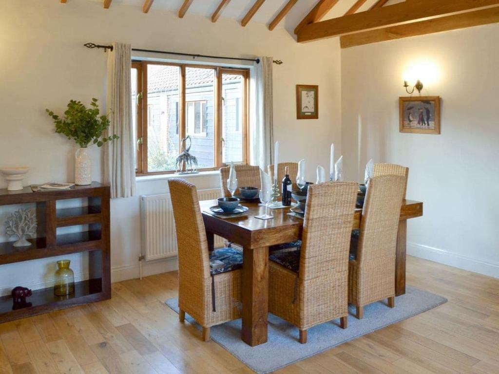 Beech Barn room 6