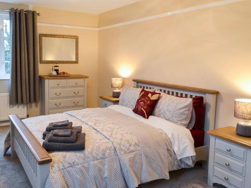 Blackpool Farm Cottage room 1