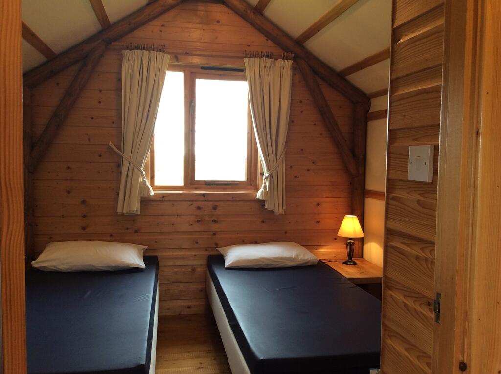 Bower Wigwams room 5