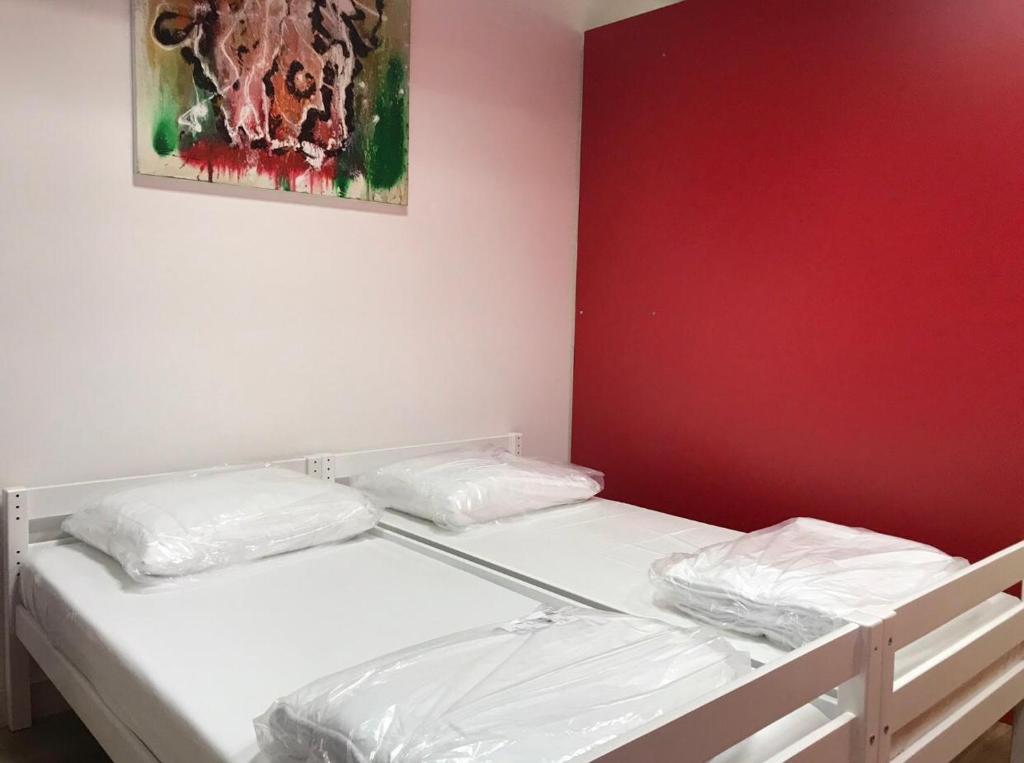 Bowling Hostel room 1