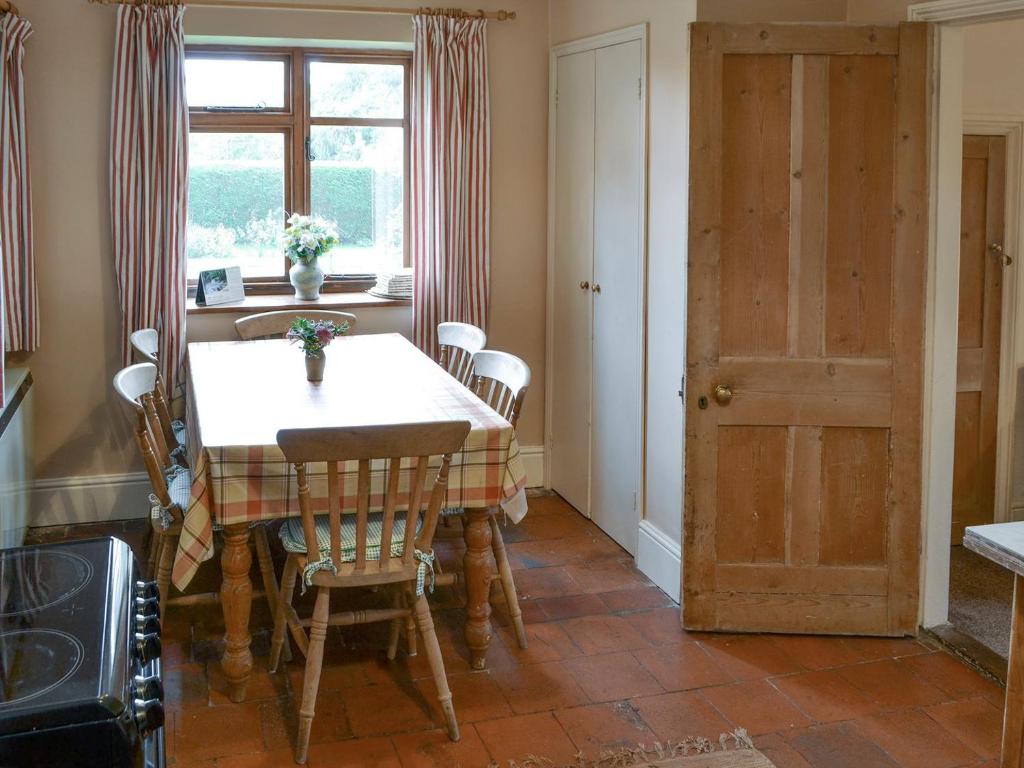 Brandiston Barn Cott room 4