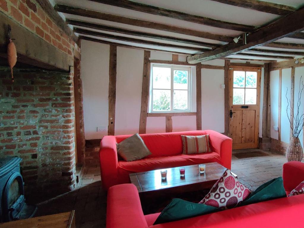 Burnt House Cottage room 2