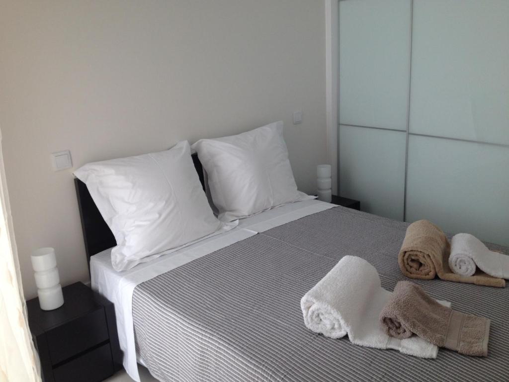 Cândido Reis Apartments room 3