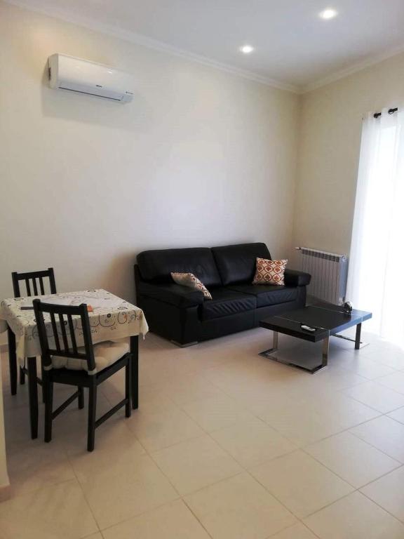 Cândido Reis Apartments room 6