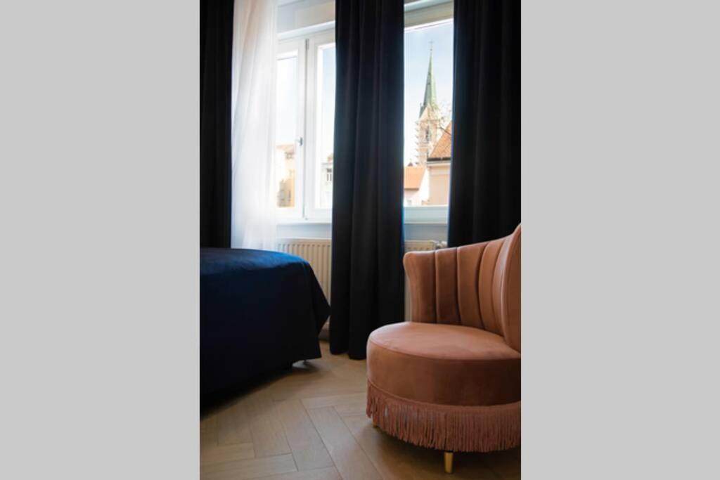Candy Ballerina 1, designer decorated, lux & crisp room 6
