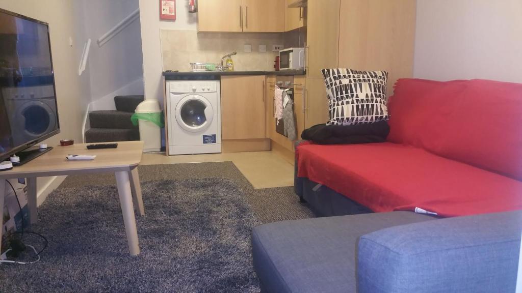 Lower Cathedral Road Apartment room 2