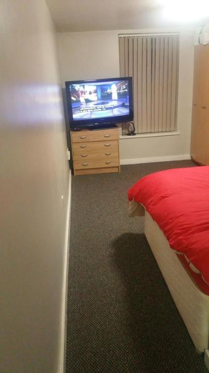 Lower Cathedral Road Apartment room 6