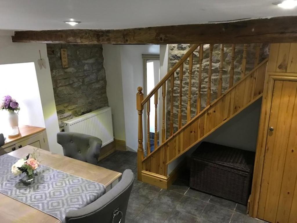 Cavedale Cottage room 3