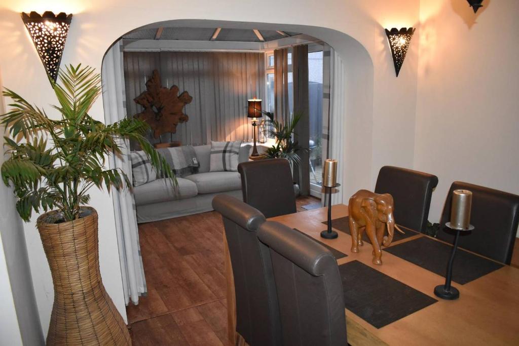 Ceulanydd BnB room 2